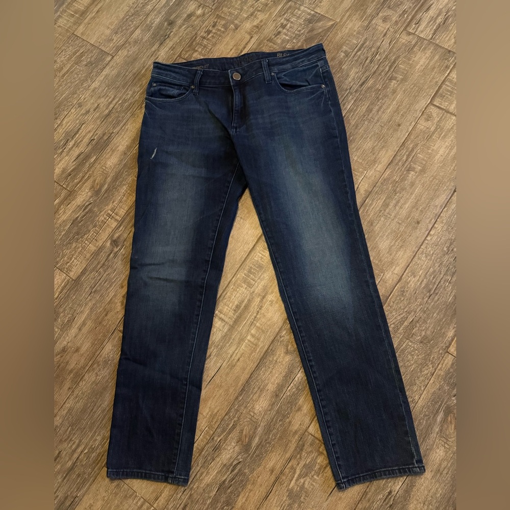 DL1961 Blue Straight Leg Jeans with Classic Fit